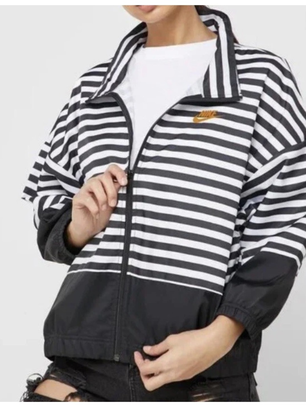 Nike Black/White Stripe Full Zip WindbreakerJacket (CT6083-100) Size XS